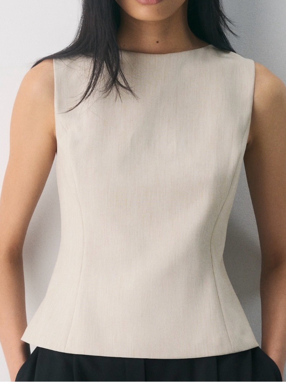 Aritzia Babaton Enigma Top – Heather Matte Pearl (Size 0) NWT 🤍